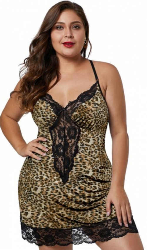 Leopardí noční košilka pro plnoštíhlé